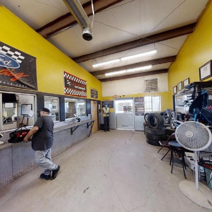 Office interior of U-Pull-&-Pay Albuquerque.