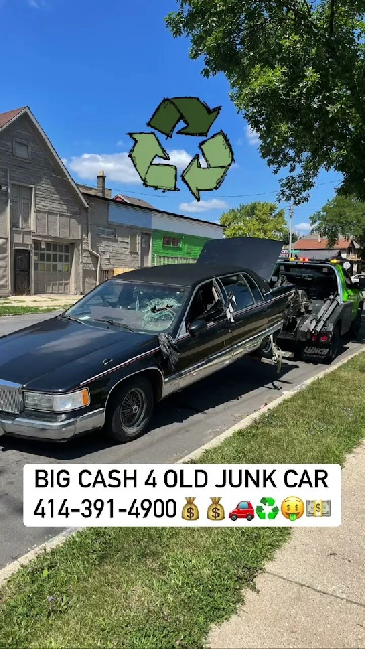 Junk car towing and cash offer advertisement.