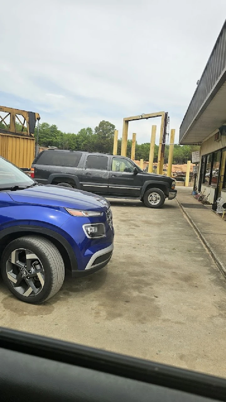 Peacock's Recycling in Macon