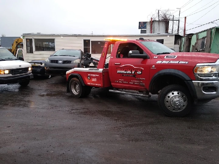 Tow truck at Ricky's Auto Cash for Cars location.