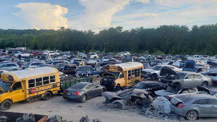 Twin Lakes Auto Salvage in Dallas