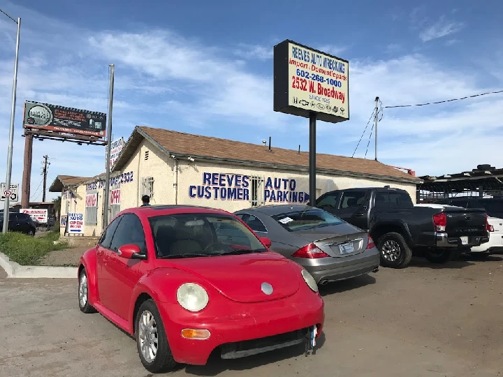 Reeves Auto Wrecking in Phoenix