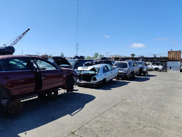 Dorris Auto Wreckers Inc in Hayward