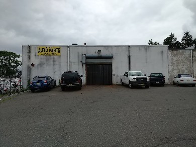 Royal Auto Parts in Paterson