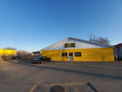 Moons Auto Parts in Akron