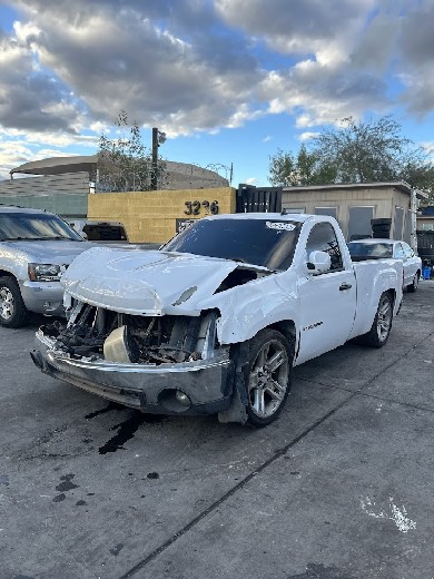 El Valle Auto Parts in Phoenix